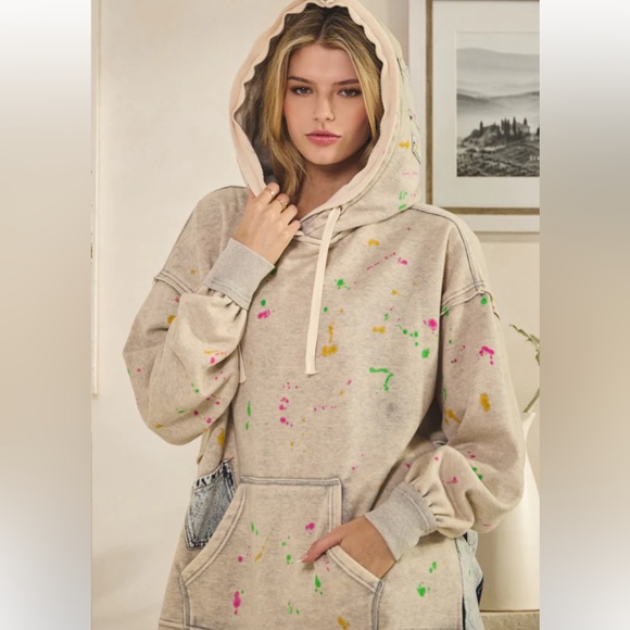 NEW: OLI & HALI WASHED SPLATTER PAINT LONG SLEEVE HOODIE - Picture 3 of 6